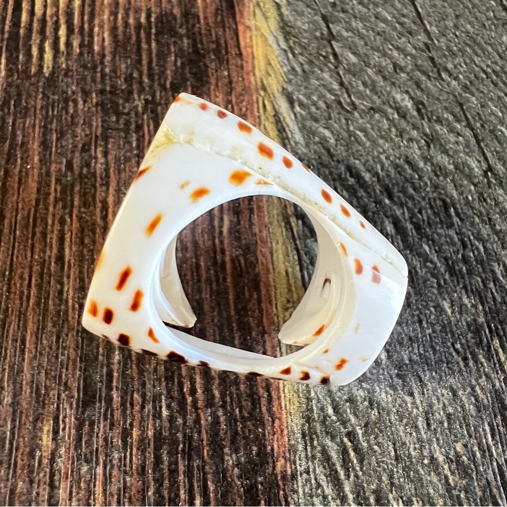 Genuine Shell Ring - Picture 4 of 5